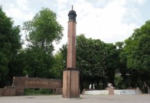 Администрацию Ростова попросили вернуть старинные часы в Покровский сквер В Покровский сквер вернут старинные часы //фото со страницы Александра Ищенко в Facebook (запрещен на территории Российской Федерации)