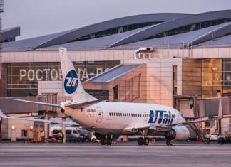 Военный летчик предсказал открытие аэропорта Платов в ноябре Авиалайнер Boeing 737-500 авиакомпании UTair на перроне аэропорта Платов //Фото: Михаил Кругликов