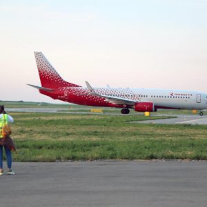 Авиалайнер Boeing 737-800NG авиакомпании "Россия" на рулении в аэропорту Платов //Фото предоставлено пресс-службой аэропорта Платов