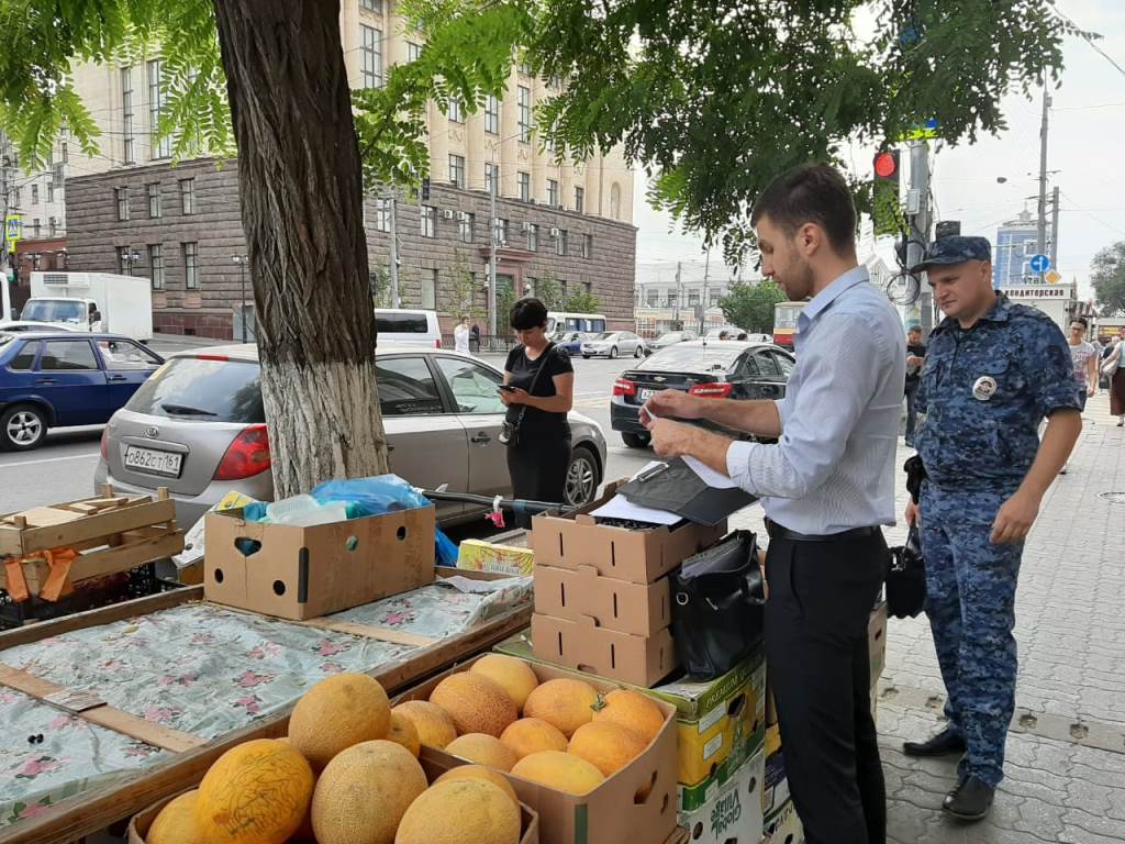 В Ростове с начала года составлено 877 протоколов за нелегальную торговлю