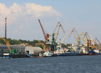 Грузооборот порта Ростова упал на 25,3% за 9 месяцев 2025 года Порт в промзоне Ростова //Фото: Livejournal / Вячеслав Кутейников