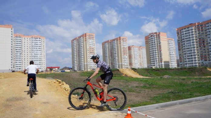 Маунтинбайк Маунтинбайк в микрорайоне Суворовский //фото: АО "Ростовское"