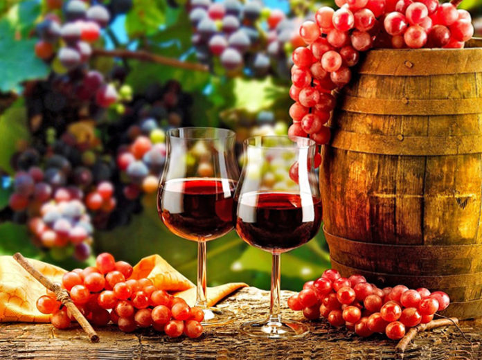 Вино//Фото: ozwine.ru