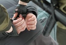 22-летнего ростовчанина задержали, когда он прятал наркотики через тайники-закладки