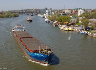 В ростовском порту задержали 10 тонн нелегального топлива с турецкого теплохода судоходство //фото с сайта: big-rostov.ru. Автор: Вадим Анохин