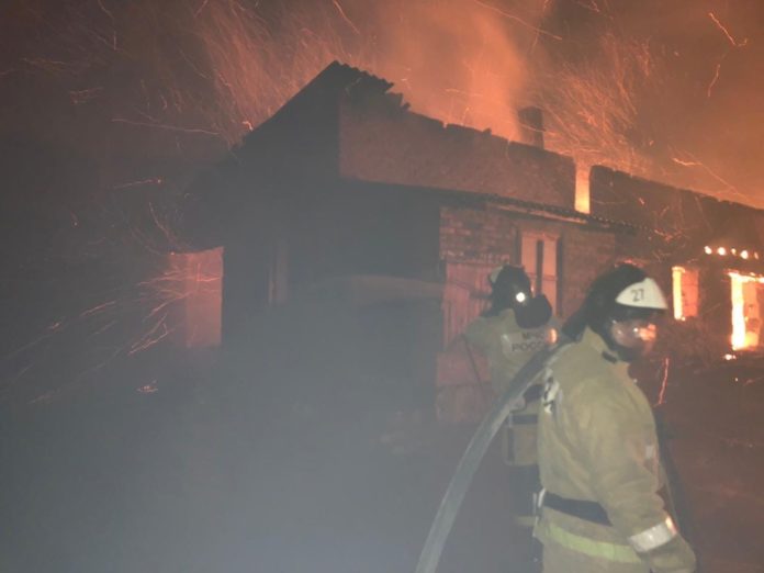 Пожар в Донецке//Фото: МЧС России по Ростовской области