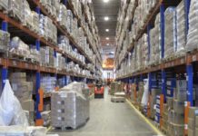 В Ростовской области запас продуктов на сетевых предприятиях сформирован на 100–140 дней Склад //фото: правительство Ростовской области