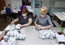 В Ростовской области ежедневно производят 130 тысяч лицевых масок В Ростовской области 117 предприятий занимаются производством защитных масок//Фото: правительство РО