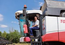 В Ростовской области начали использовать роботизированные комбайны от Сбербанка и Cognitive Pilot