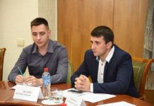 Депутат Заксобрания Ростовской области вышел на пикет против застройки Набережной