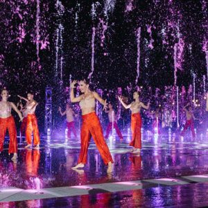 Открытие светомузыкального интерактивного фонтана в роствоском парке "Левобережный" //Фото: пресс-служба Сбербанка