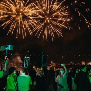 Открытие светомузыкального интерактивного фонтана в роствоском парке "Левобережный" //Фото: пресс-служба Сбербанка