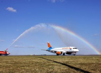 Авиакомпания «Азимут» возобновляет заграничные рейсы из Краснодара самолет "Азимута"//Фото: Азимут