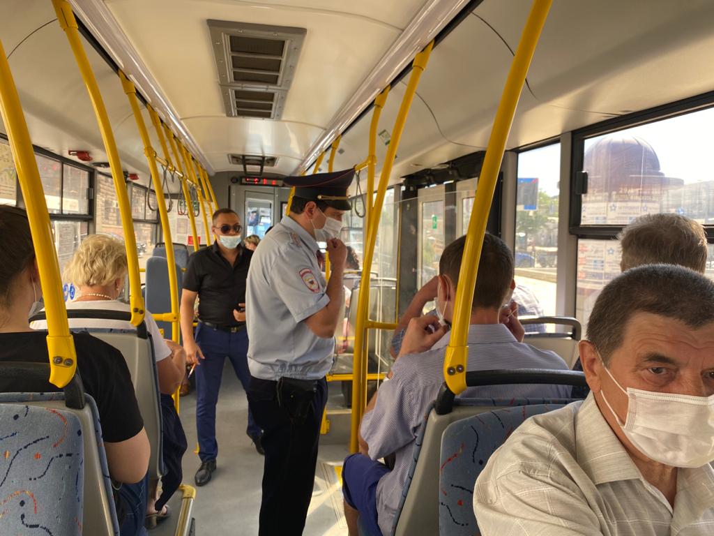 В Ростове автобусы не будут начинать поездку, пока все пассажиры не наденут маски