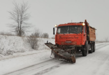 В Ростовской области дорожные службы переведены в режим повышенной готовности Снегоуборочная техника//Фото: правительство РО