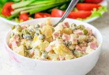 В Ростове подсчитали стоимость «Оливье» в 2020 году //фото: Getty Images/EyeEm/Igor Golovniov