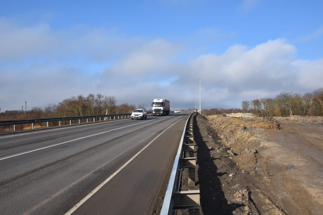 На дороге Ростов — Ставрополь завершили реконструкцию путепровода
