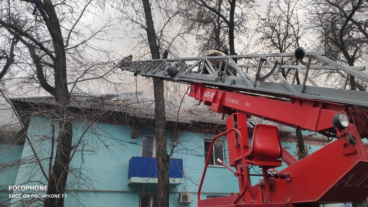 Пожар в жилом доме в Таганроге локализовали на площади 500 квадратных  метров — Городской репортер — Ростов-на-Дону