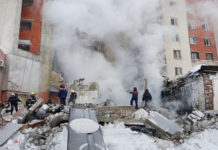 В Нижнем Новгороде произошел взрыв газа, под завалами находятся два человека //фото: РБК