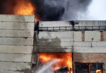 В Шахтах замерили вредные вещества в воздухе из-за пожара на «Химпэк»