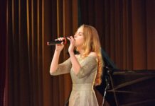 17-летняя ростовчанка вошла в тройку лучших на всероссийском вокальном онлайн-конкурсе //Фото: пресс-служба МТС, личный архив Веры Ландарь