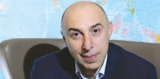 Турагентство «Розовой слон» подписало договор о сотрудничестве с «Азимутом»