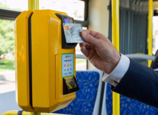 В междугородних автобусах Дона оплата безналом будет работать без интернета Безналичная оплата в транспорте //Фото: News.myseldon.com
