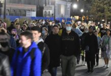 Третья волна протестов в Ростове разбилась о полицейские кордоны Митинг в поддержку Алексея навального в Ростове-на-Дону 21 апреля 2021 //Фото: Виктория Корнеева/don24.ru