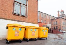 Компания «Балтика» установила контейнеры для сбора ПЭТ-бутылок в поселке Персиановский Ростовской области Контейнер для сбора пластиковых бутылок //Фото: компания «Балтика»