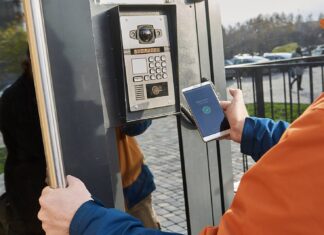 В Ростовской области не планируют внедрять ЧС-оповещения через домофоны В Ростове МТС установила первый домофон с технологией распознавания лиц //Фото: МТС