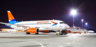 «Азимут» открыл прямые рейсы из Ростова в Белгород Авиалайнеры «Суперджет 100» авиакомпании «Азимут» на стоянке в аэропорту Платов //Фото: пресс-служба авиакомпании «Азимут»