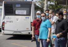 В Ростове выявили водителей автобусов, нарушивших масочный режим