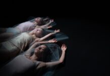 Выставка комиксов из Германии, мастер-класс по лепке из глины и «Унесенные призраками» в кино: афиша