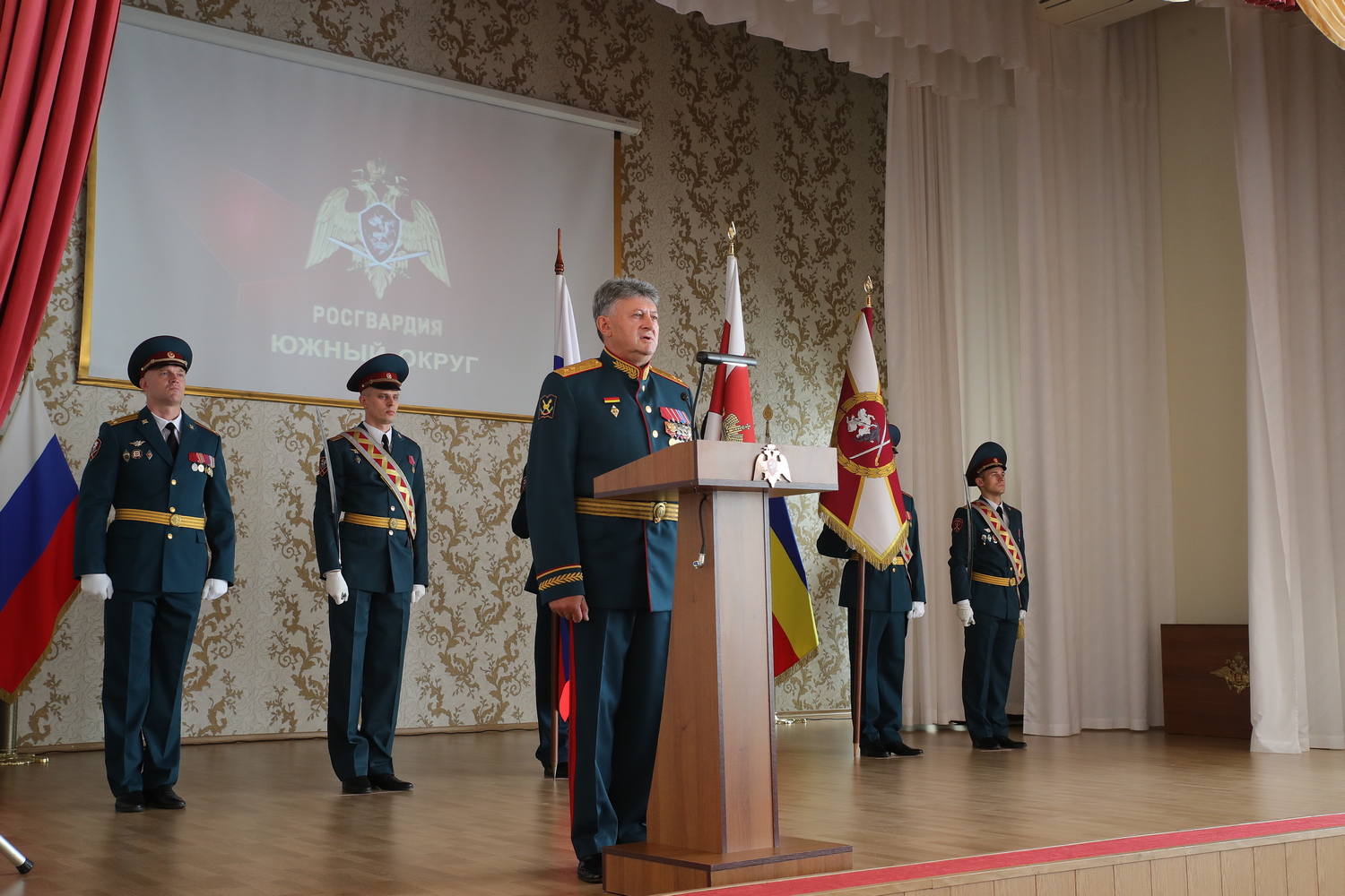 В Ростове представили нового командующего войсками Госгвардии Южного округа