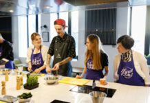 «Ужин с детективом»: телеканал ТВ-3 провел мастер-класс для любителей детективов и хорошей еды Телеканал ТВ-3 провел мастер-класс для любителей детективов и хорошей еды //Фото: ТВ-3