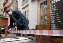 Ростовские рестораторы призывают власть оказать им поддержку и пересмотреть ограничения В Ростове ведены новые ограничения для работы ресторанного бизнеса //Фото с сайта gazeta.ru, Артур Лебедев / РИА НовостиВ Ростове ведены новые ограничения для работы ресторанного бизнеса //Фото с сайта gazeta.ru, Артур Лебедев / РИА Новости