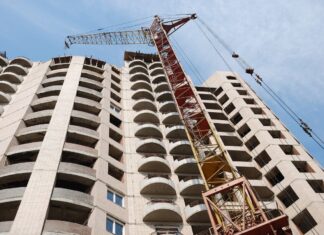 Ростовская область стала лидером по числу нераспроданных квартир Строительство многоквартирного жилого дома //Фото: пресс-служба Сбер