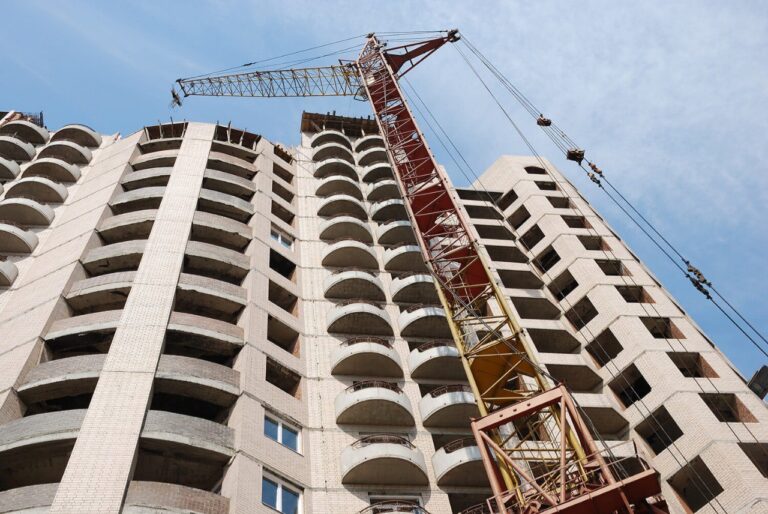 Строительство многоквартирного жилого дома //Фото: пресс-служба Сбер