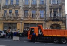 Спасение Дома с ангелами: как прошел субботник в здании будущего городского музея Субботник в Доме с ангелами // фото: Ксения Дубко, «Городской репортер»