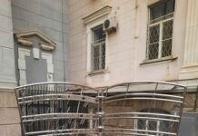 В Ростове у Дома книги появилась новая инсталляция