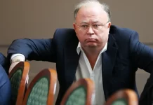 Андрей Караулов: «Верните Денису Касьяненко наследство отца!» Андрей Караулов //Фото с сайта karaulovlife.ru