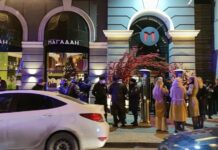 В Ростове мужчина с пистолетом пытался попасть в ресторан «Магадан»