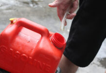 Сотрудник автозаправок в Шахтах украл почти 5 млн тонн топлива