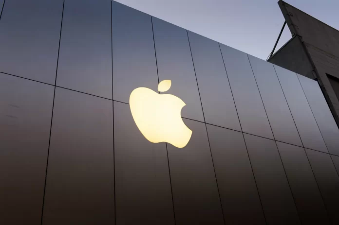 scale_1200 Apple прекращает продажи техники и ограничивает работу сервисов в России //Фото с сайта zen.yandex.ru