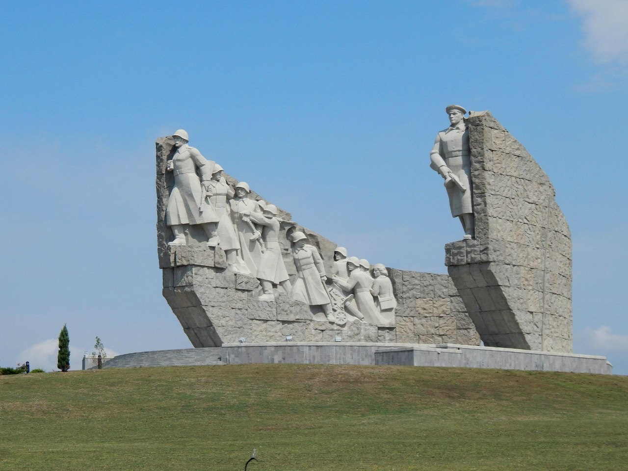 Музейный комплекс самбекские высоты село самбек. Мемориал Самбекские высоты Таганрог. Таганрог Самбекские высоты музей. Мемориал славы Самбекские высоты. Памятник Самбекские высоты Таганрог.