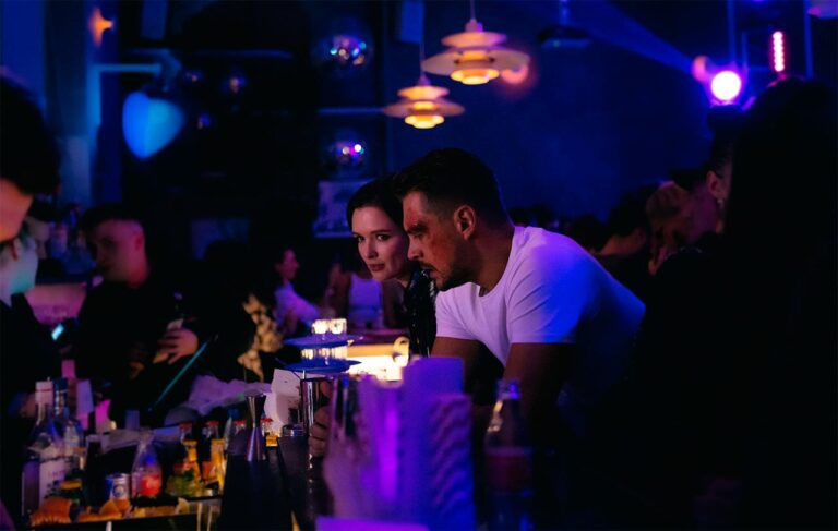 Сцена из сериала «The Телки» //Скриншот: Wink