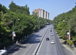 Королева и Стачки вошли в список главных очагов пробок в Ростове Проспект Стачки //Фото: Василий Редько, rostof.ru