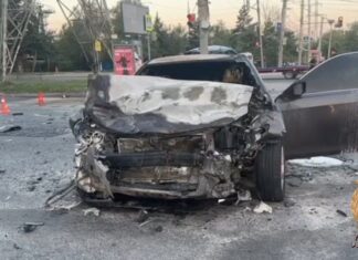 В Ростове погоня завершилась смертельным ДТП и пожаром авария на перекрестке Стачки Малиновского // фото: Скриншот видео в Telegram-канал Донской полиции